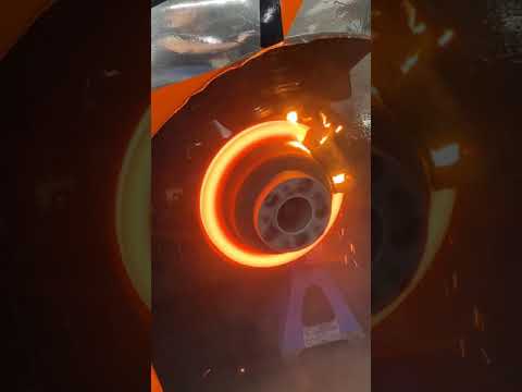 Анонс видео-теста Что будет, если нажать газ и тормоз одновременно?