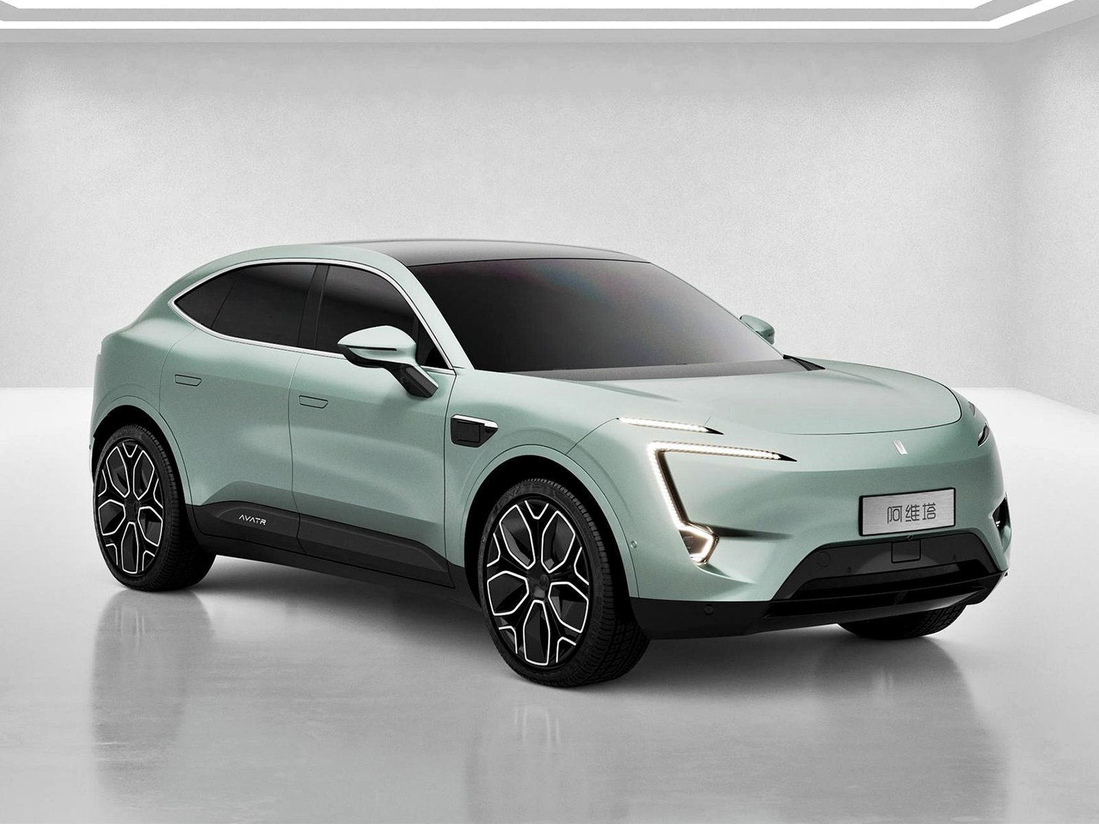 Анонс тест-драйва Hongqi и Avatr организуют сборку своих автомобилей в России к 2026 году