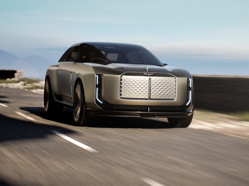 Анонс тест-драйва Bentley начала производство своего первого электрокара и отложила отказ от ДВС до 2035 года