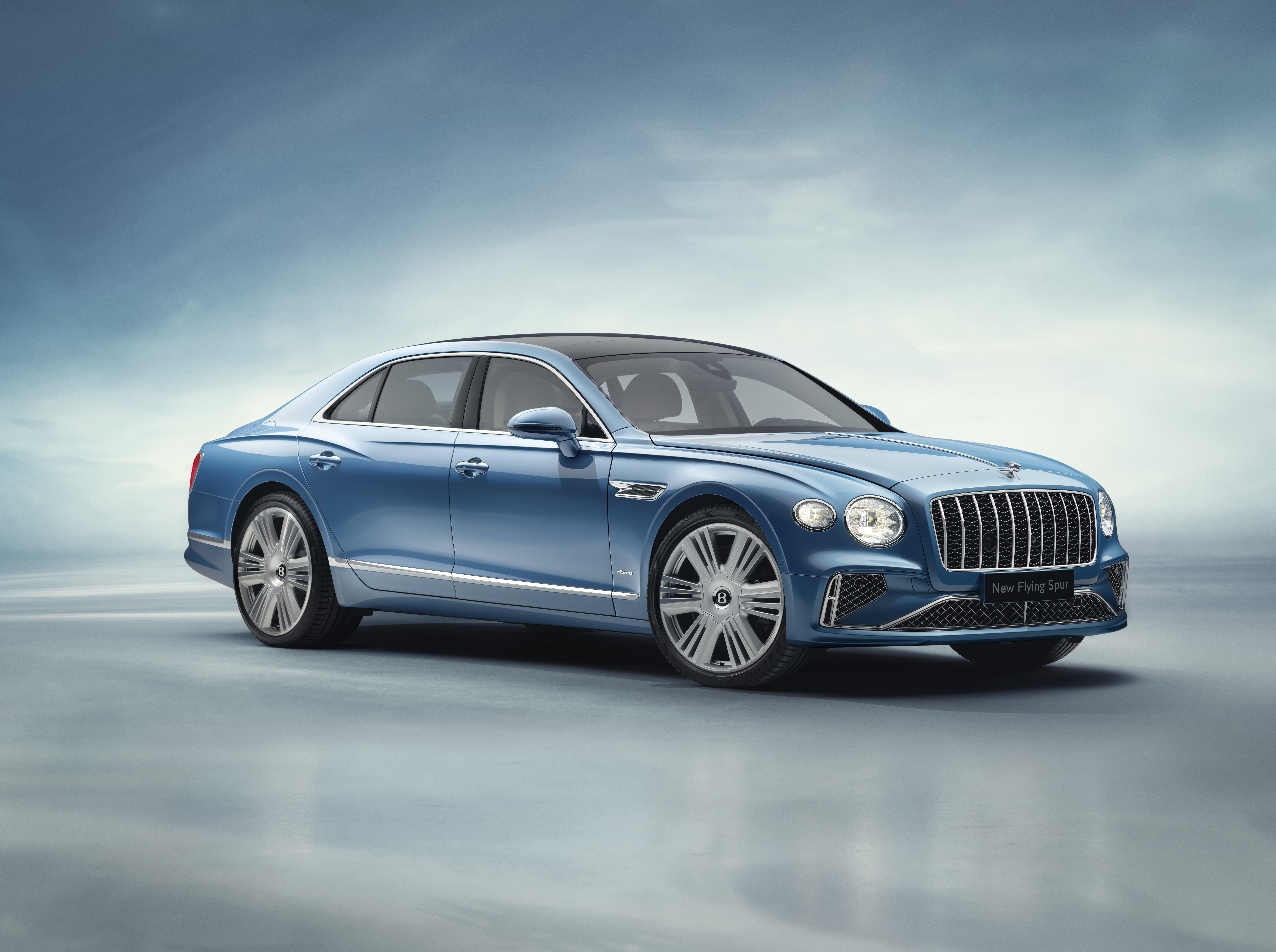 Анонс тест-драйва Bentley оснастила модели Flying Spur и Continental GT менее мощной гибридной силовой установкой 