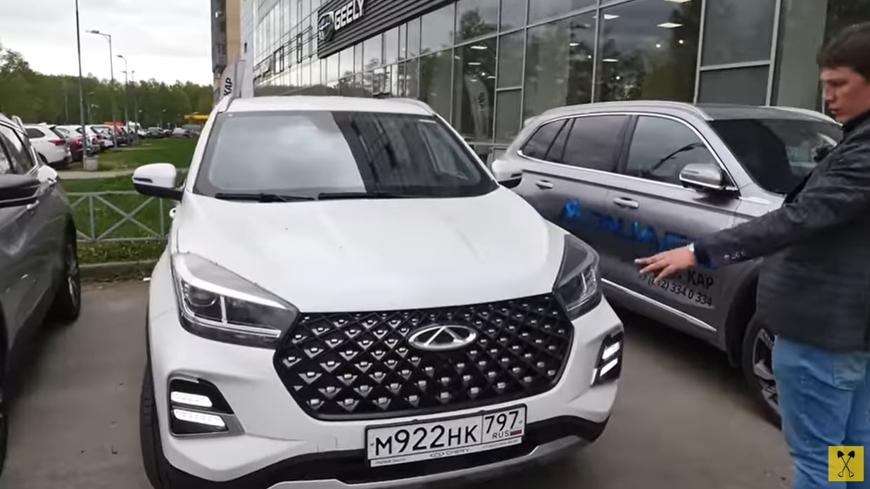 Анонс видео-теста Chery TIggo 4 Pro Max Ultra против Geely Coolray (Просто) битва городских