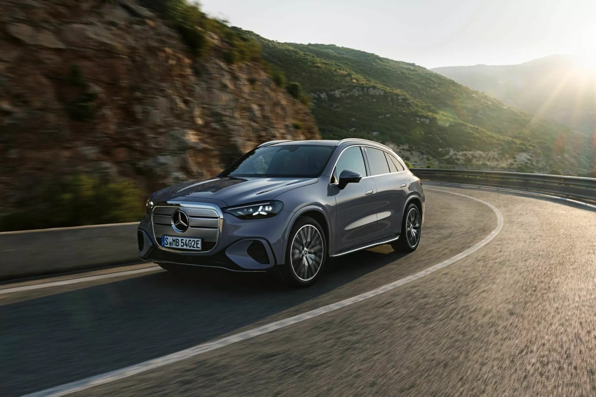 Анонс тест-драйва Mercedes готовит 40 новых моделей к 2027 году