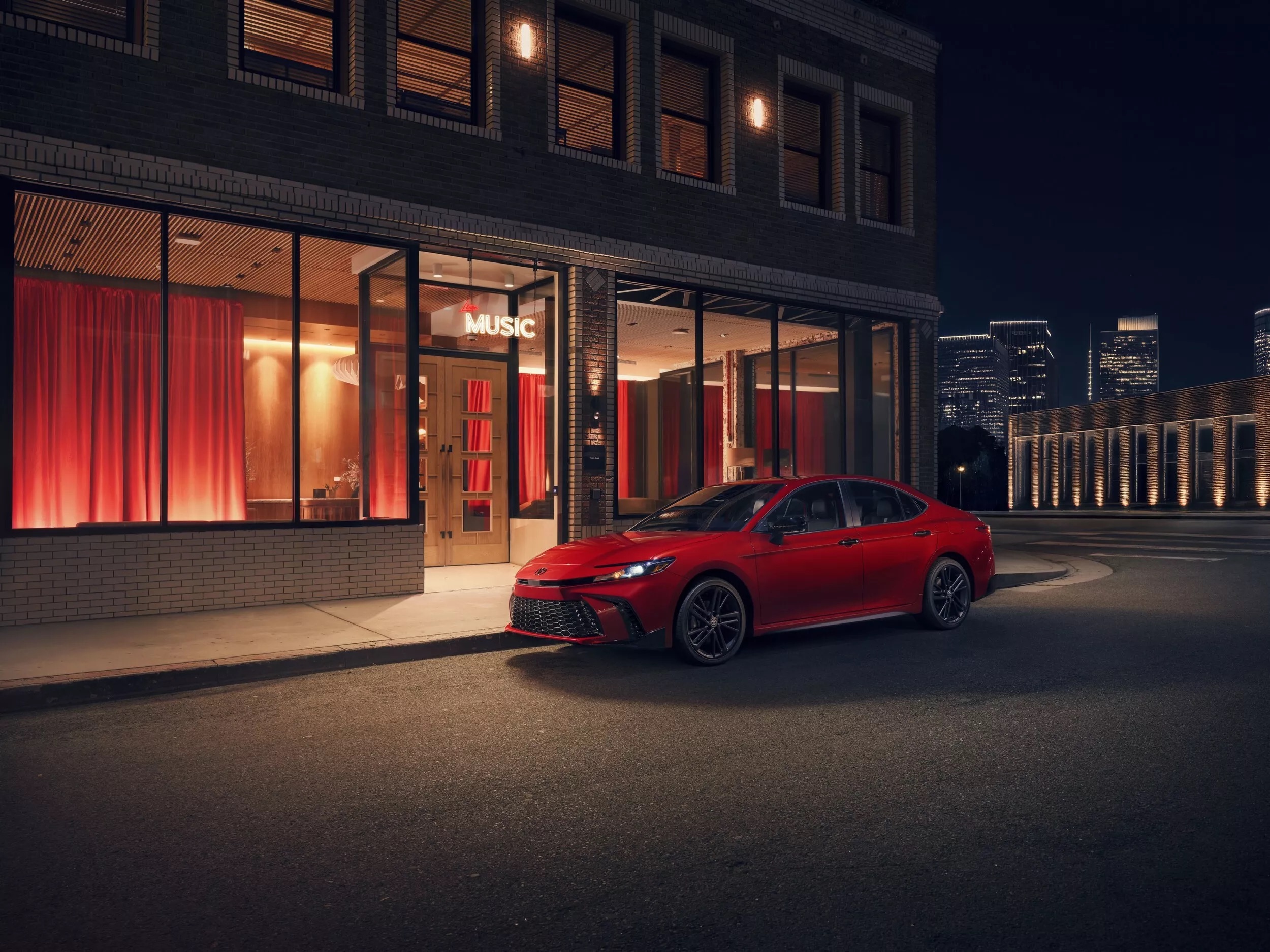 Анонс тест-драйва Toyota планирует продавать в Японии автомобили американской сборки