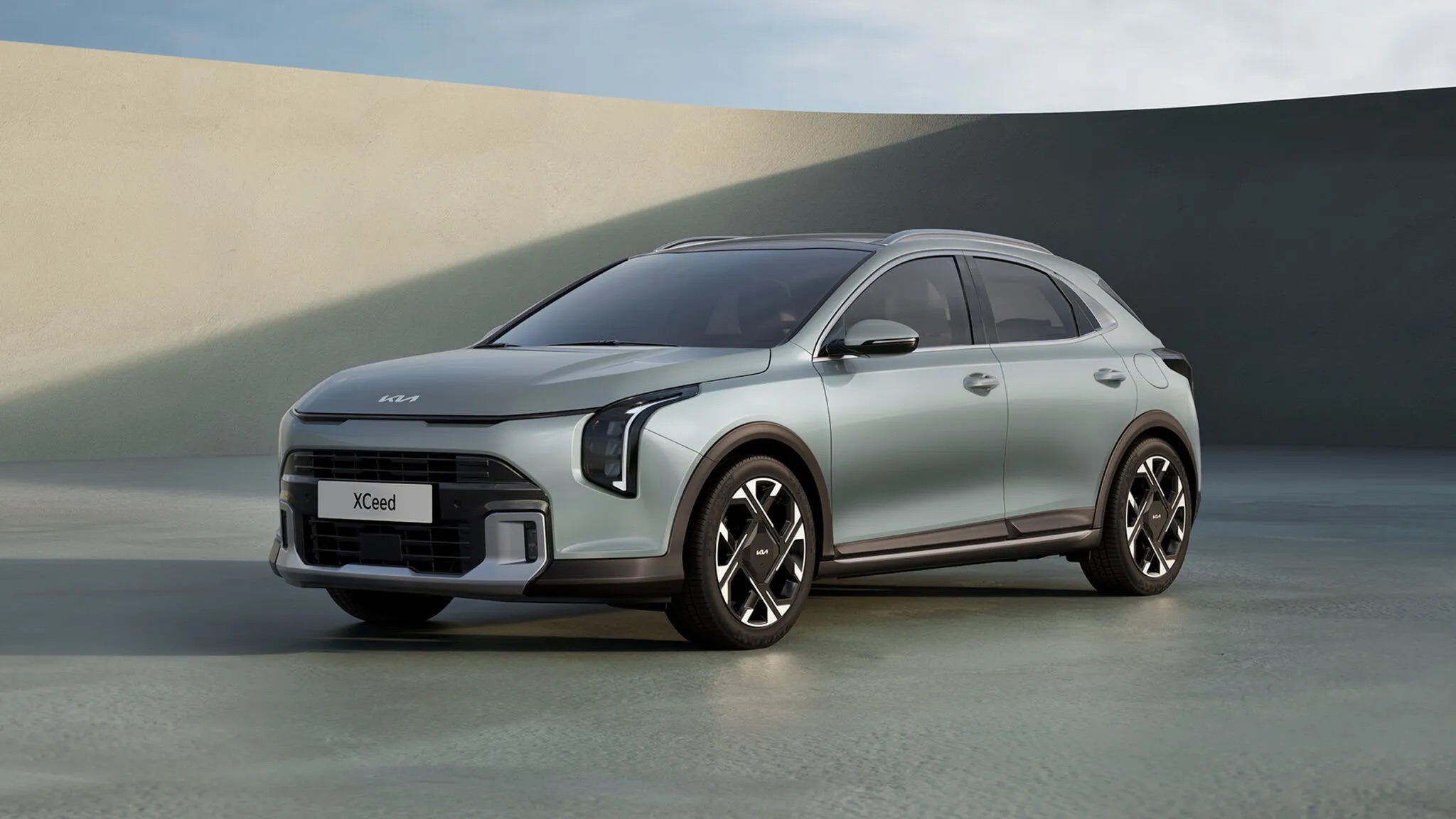 Анонс тест-драйва Kia XCeed получил дизайн в стиле электрокаров, но сохранил ДВС