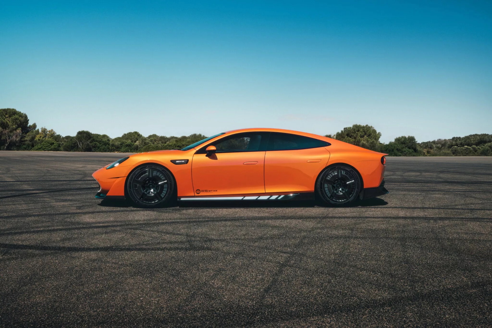 Анонс тест-драйва Mercedes планирует выпускать электромобили без задних тормозов