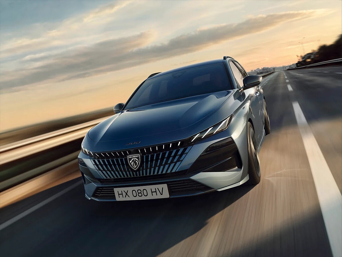 Анонс тест-драйва Peugeot показал рестайлинговый 308