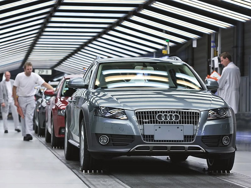 Анонс тест-драйва Немецкие автогиганты теряют позиции в Китае. Заводы Audi, BMW и Mercedes работают менее чем наполовину