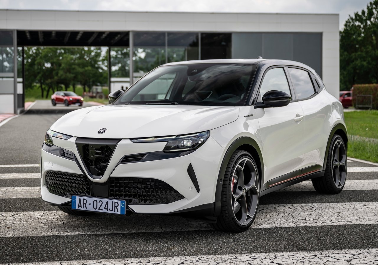 Анонс тест-драйва Alfa Romeo теряет свои позиции в США, но продажи в Европе растут 