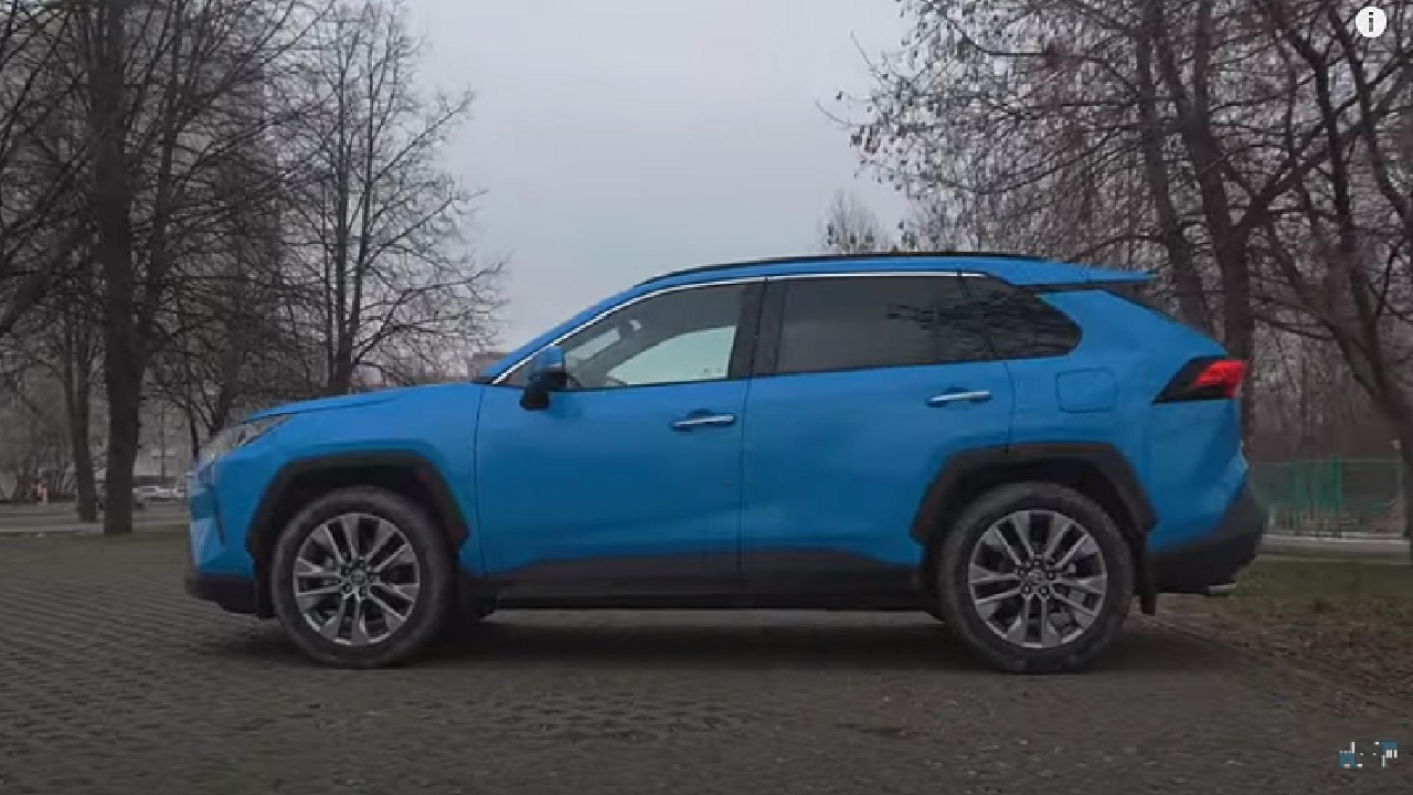 Анонс видео-теста Новая Toyota RAV4 снова в лидерах своего сегмента. 