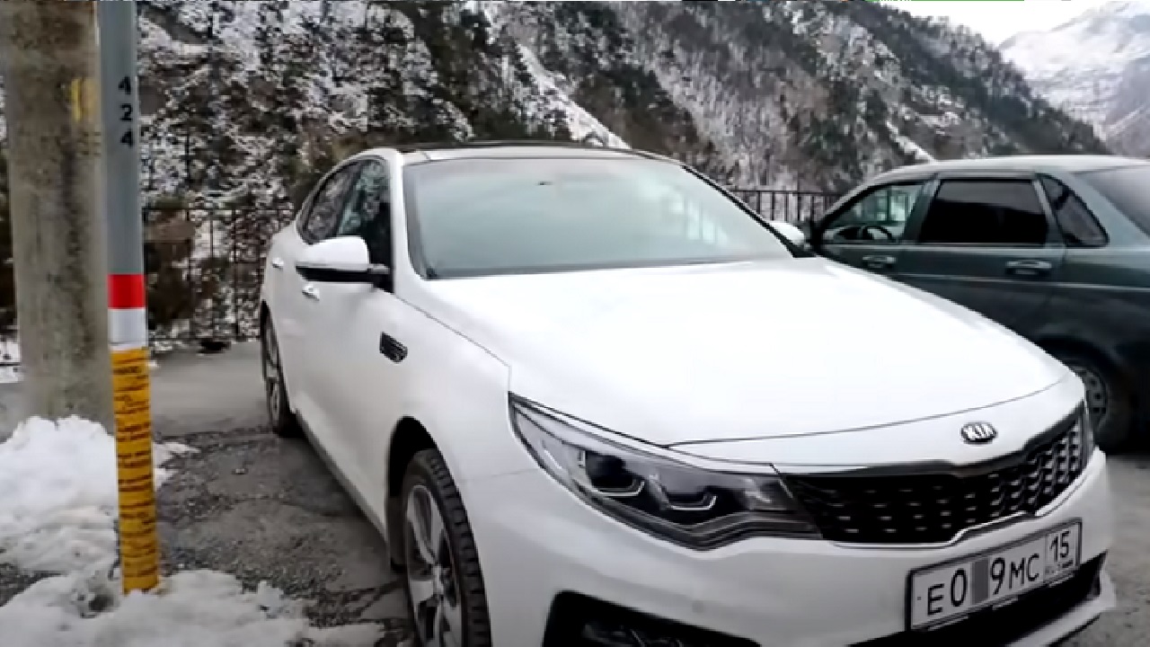 Анонс видео-теста Разгромное сравнение: Kia Optima GT vs. Toyota Camry XV70