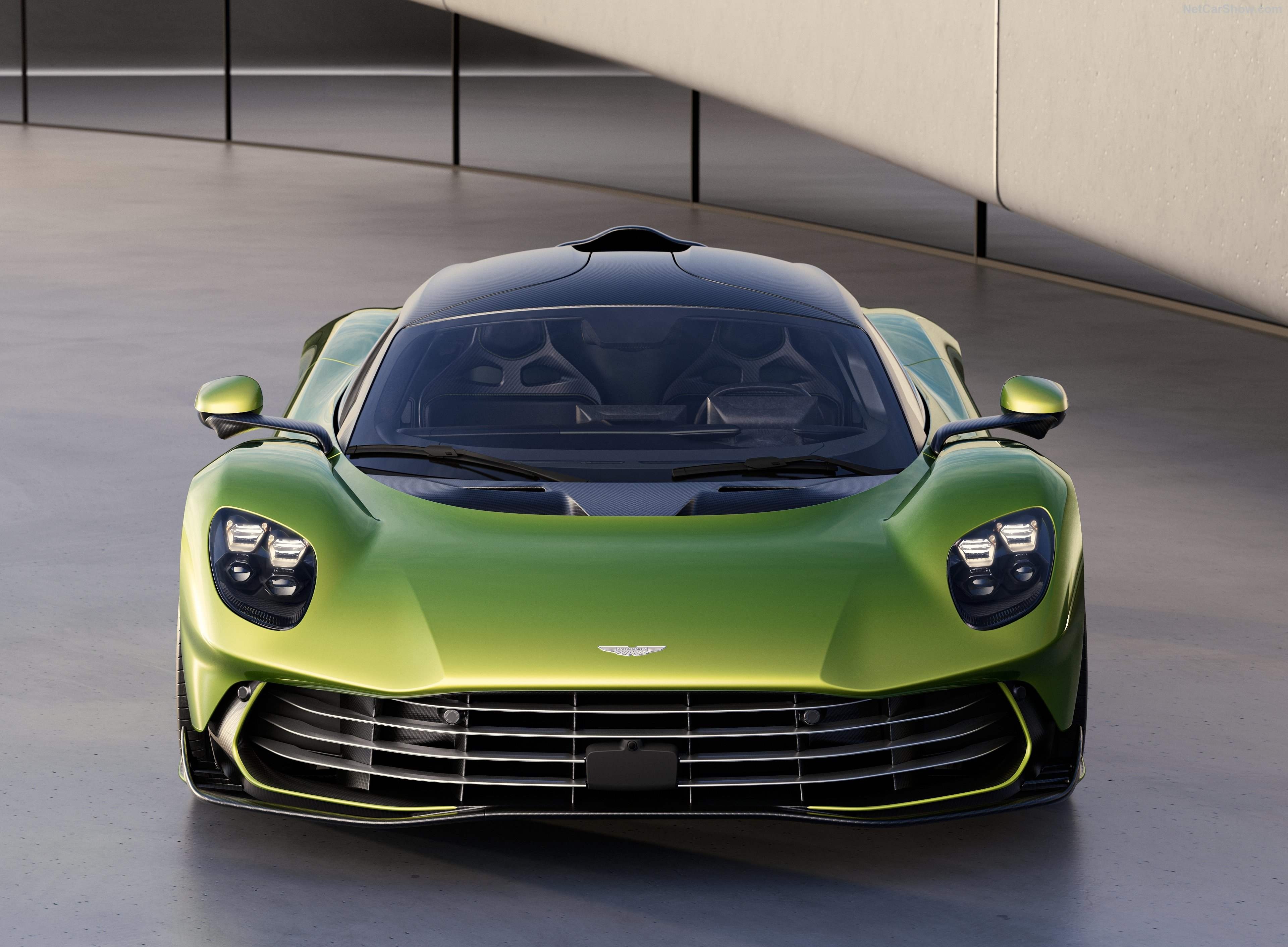 Анонс тест-драйва Aston Martin сократит 170 рабочих мест на фоне роста убытков и долгов