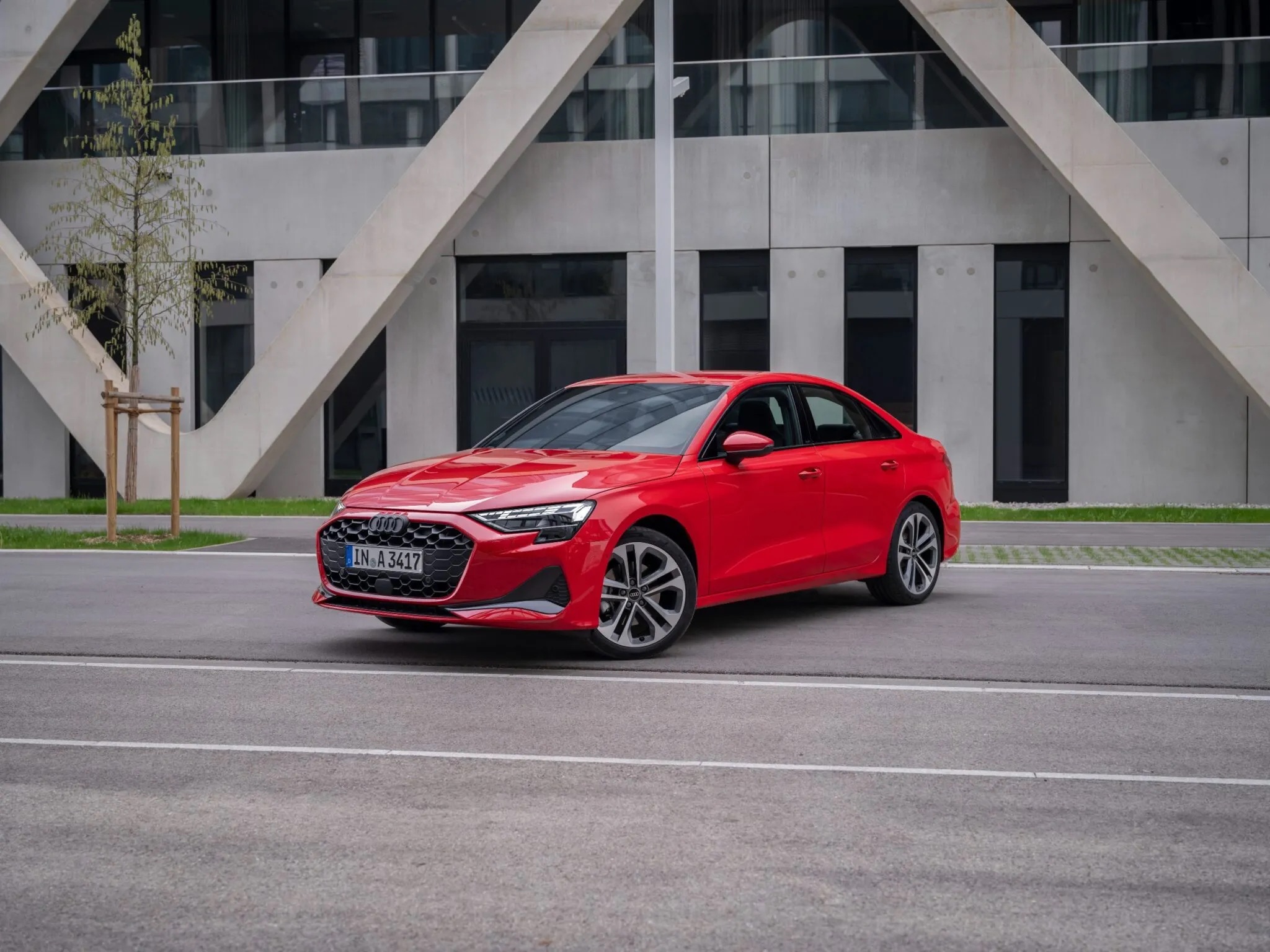 Анонс тест-драйва Audi обновила A3 и оснастила модель «умной» системой самостоятельной парковки