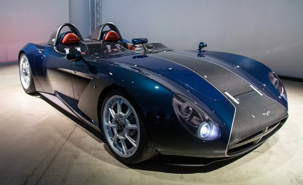 Анонс тест-драйва Итальянская компания Automobili Mignatta представила свой дебютный спорткар с атмосферным V8