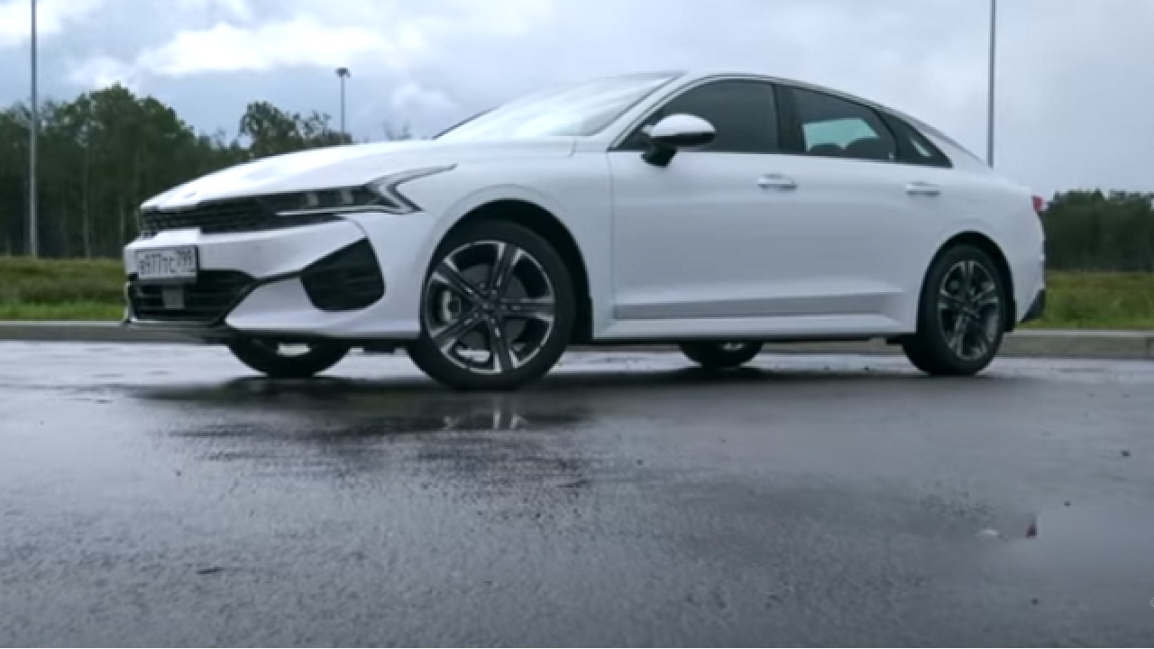 Анонс видео-теста Новый Киа К5: Что есть против Камри? Обзор и тест Kia K5 для России