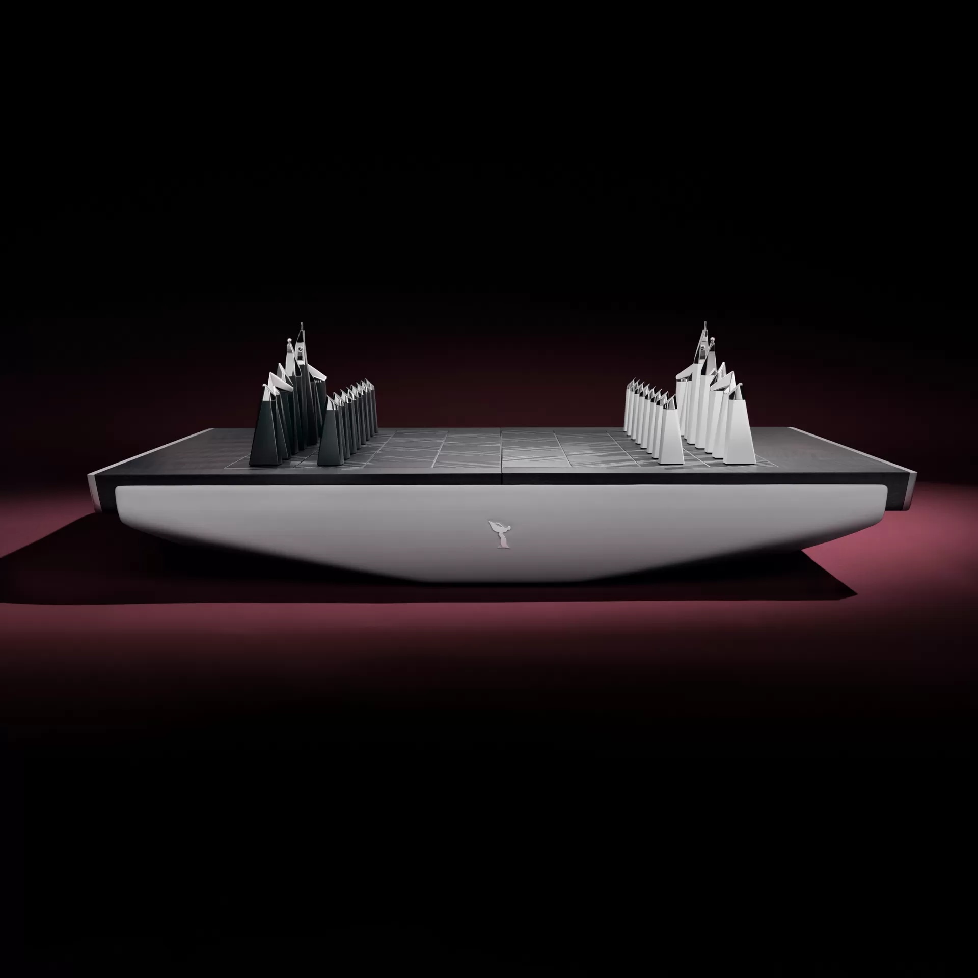 Анонс тест-драйва Rolls-Royce представил роскошный шахматный набор