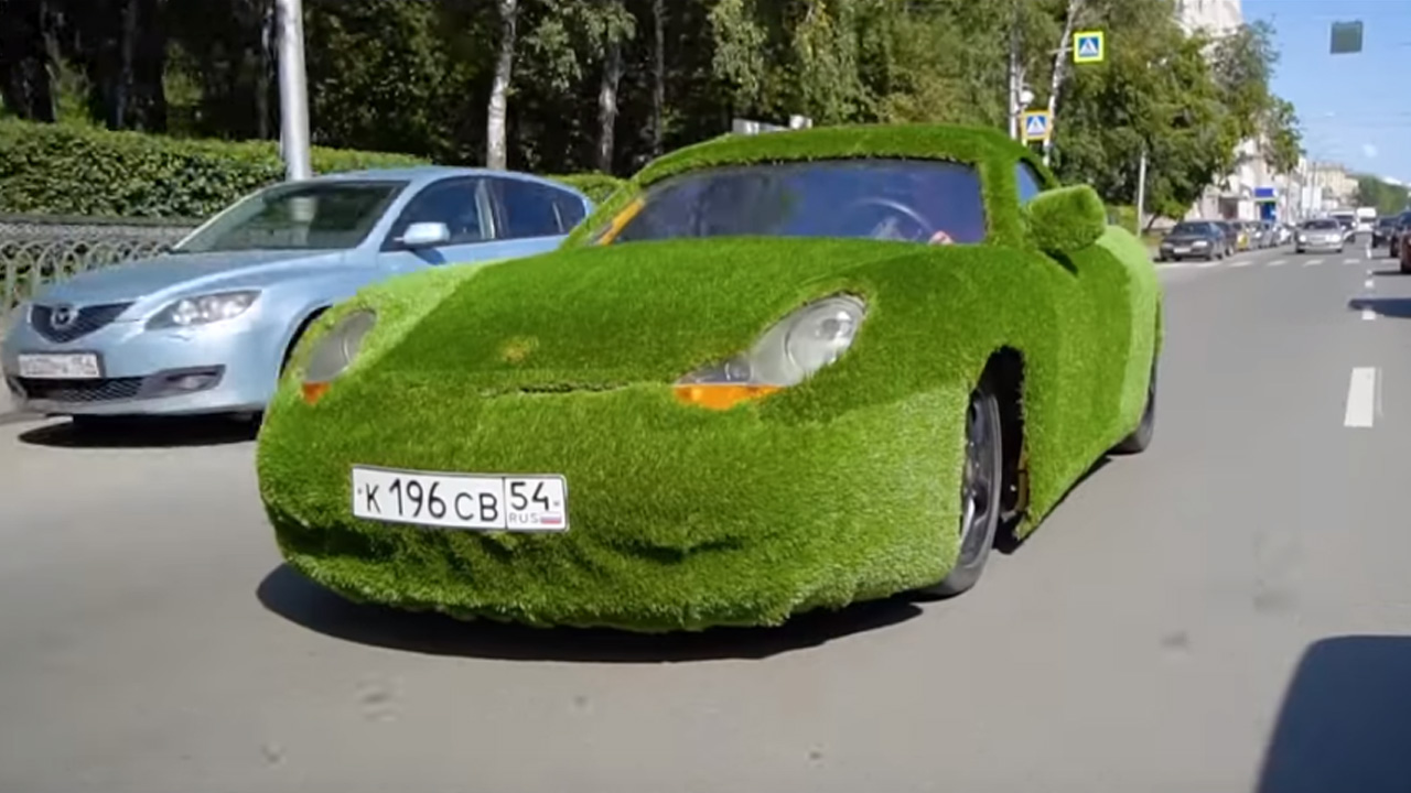 Анонс видео-теста Заклеил самодельный Porsche газоном - люди в шоке!