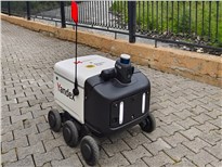 Российский суд отменил штраф роботу за движение по тротуару