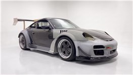 Уникальный рестомод на базе Porsche 911 получил битурбированный V8