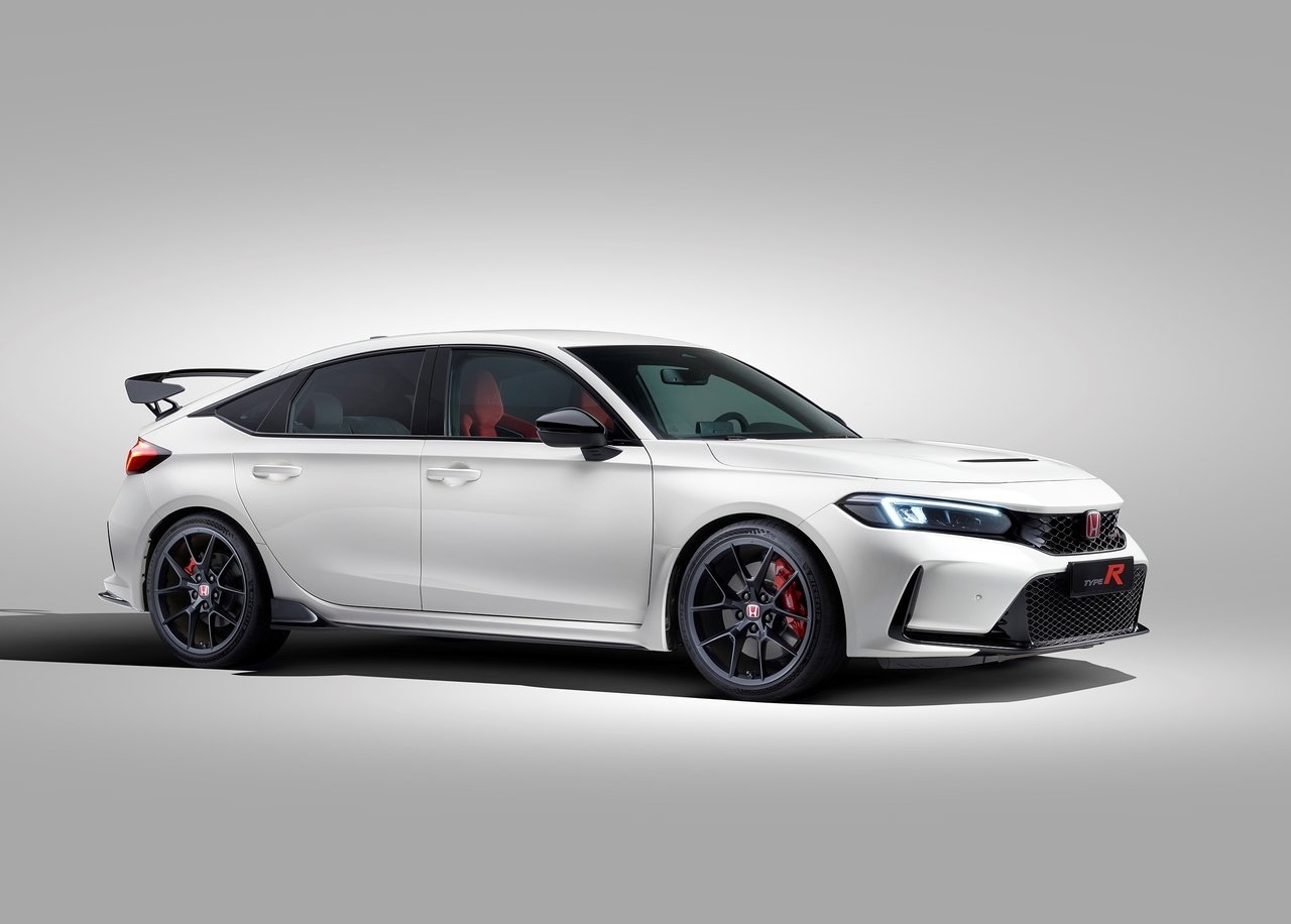 Анонс тест-драйва Honda показала финальную версию Civic Type R