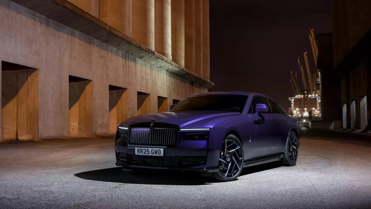 Анонс тест-драйва Spectre Black Badge – самый мощный Rolls-Royce в истории