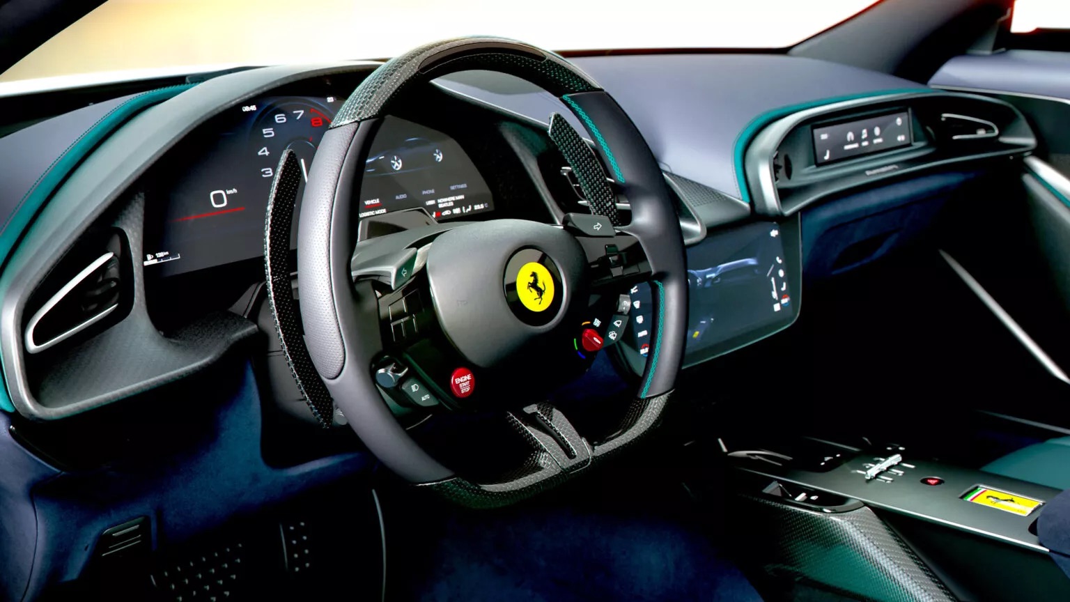 Анонс тест-драйва Ferrari признала ошибку с сенсорными кнопками и возвращает физические элементы управления
