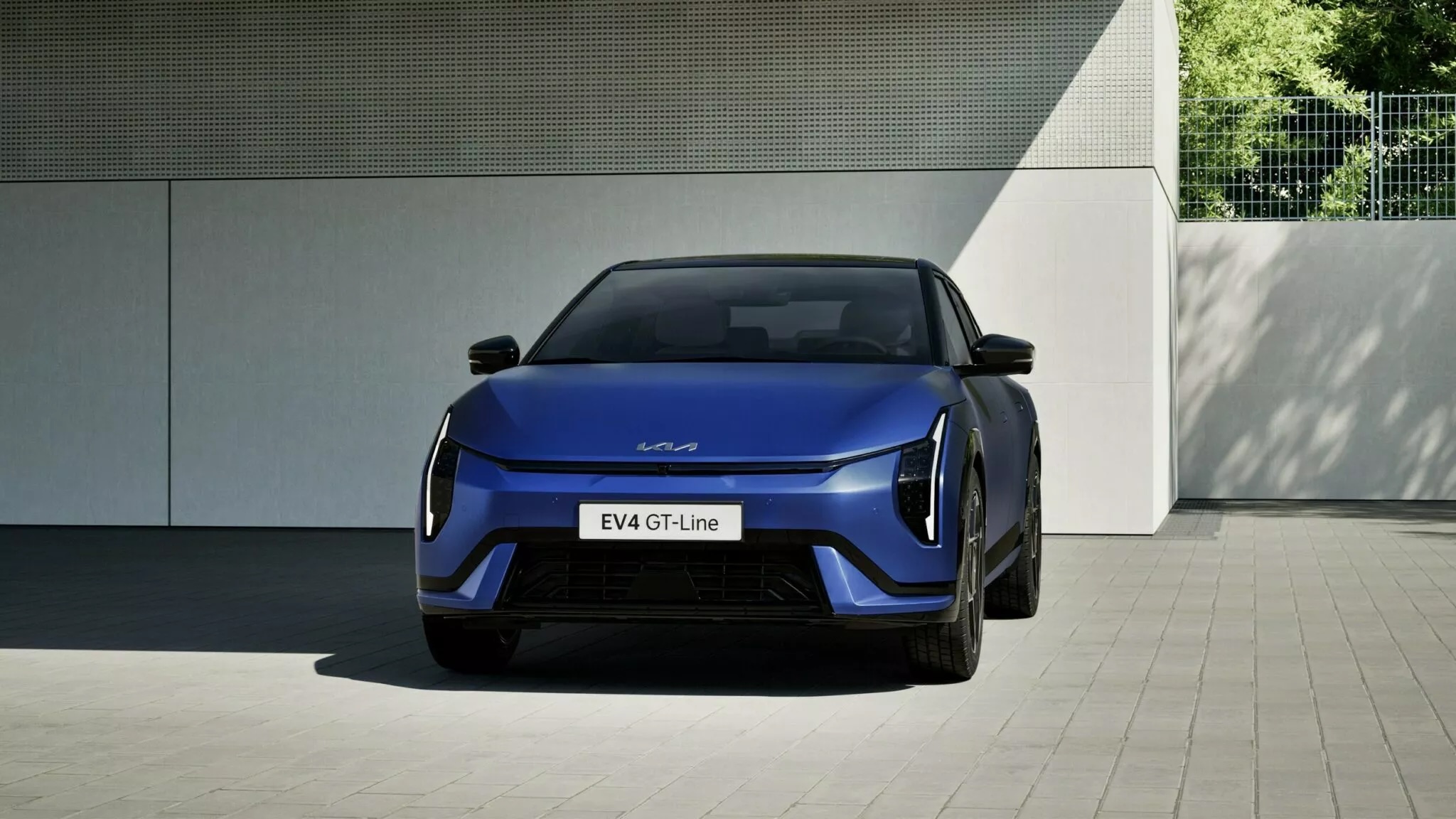 Анонс тест-драйва Kia EV4 получит симулятор коробки передач, а версия GT — фальш-ограничитель оборотов