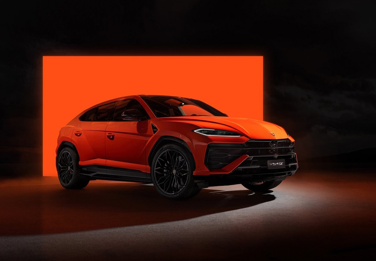Анонс тест-драйва Lamborghini Urus впервые в этом году стал лидером люксового секрета в России