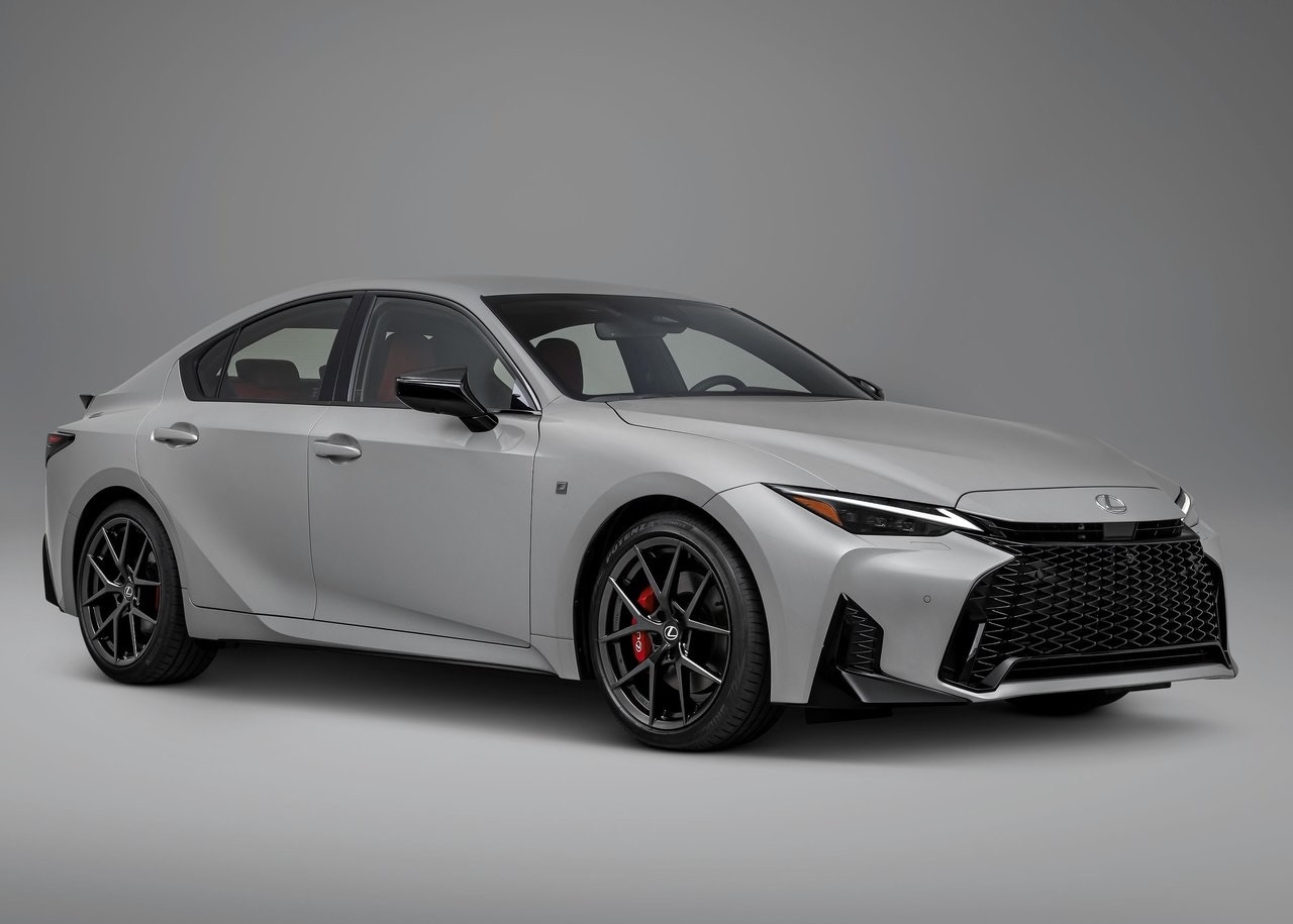 Анонс тест-драйва Lexus IS станет электрокаром с запасом хода 1000 км