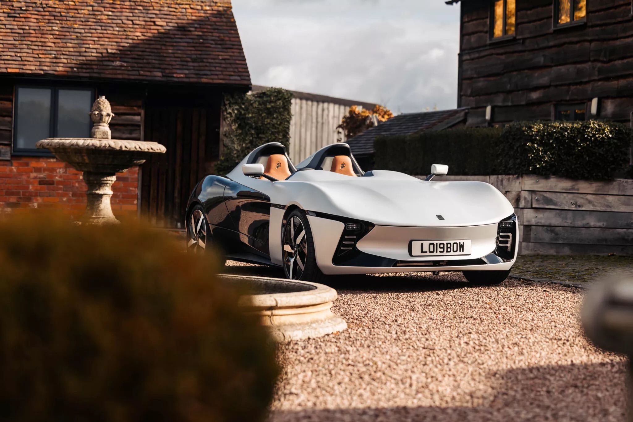 Анонс тест-драйва Бывшие инженеры Tesla представили собственный электрический спорткар