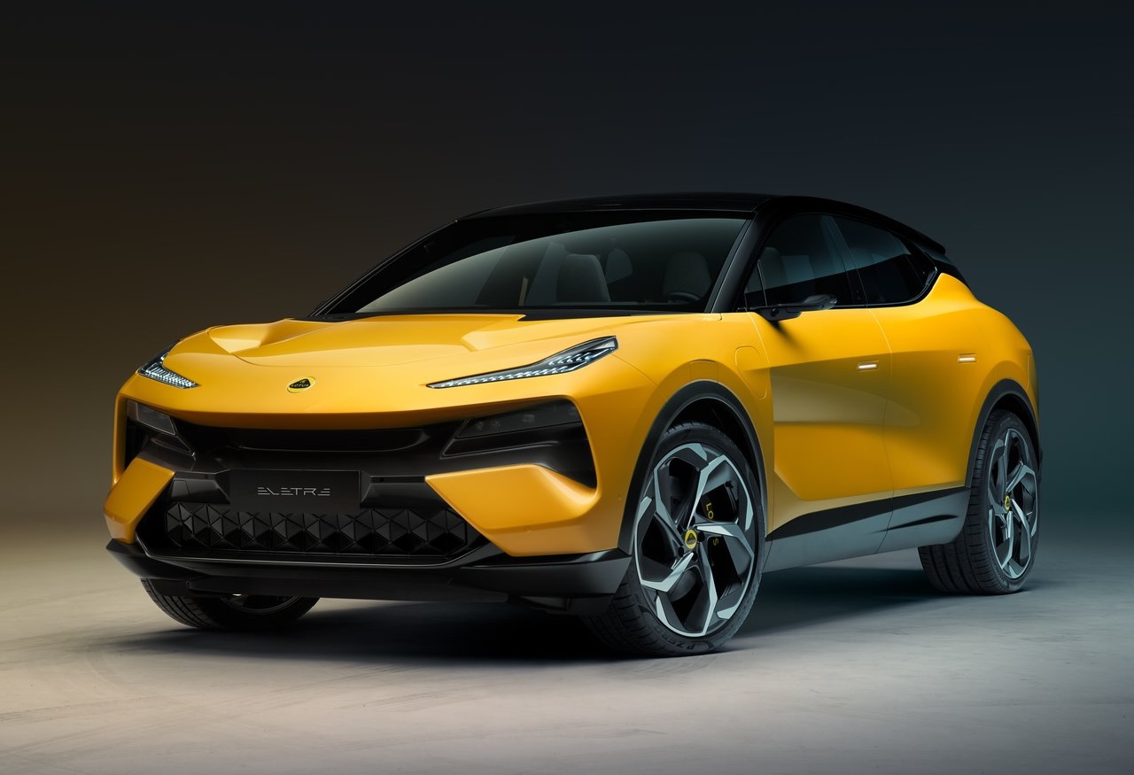 Анонс тест-драйва Lotus анонсировала гибридную версию кроссовера Eletre