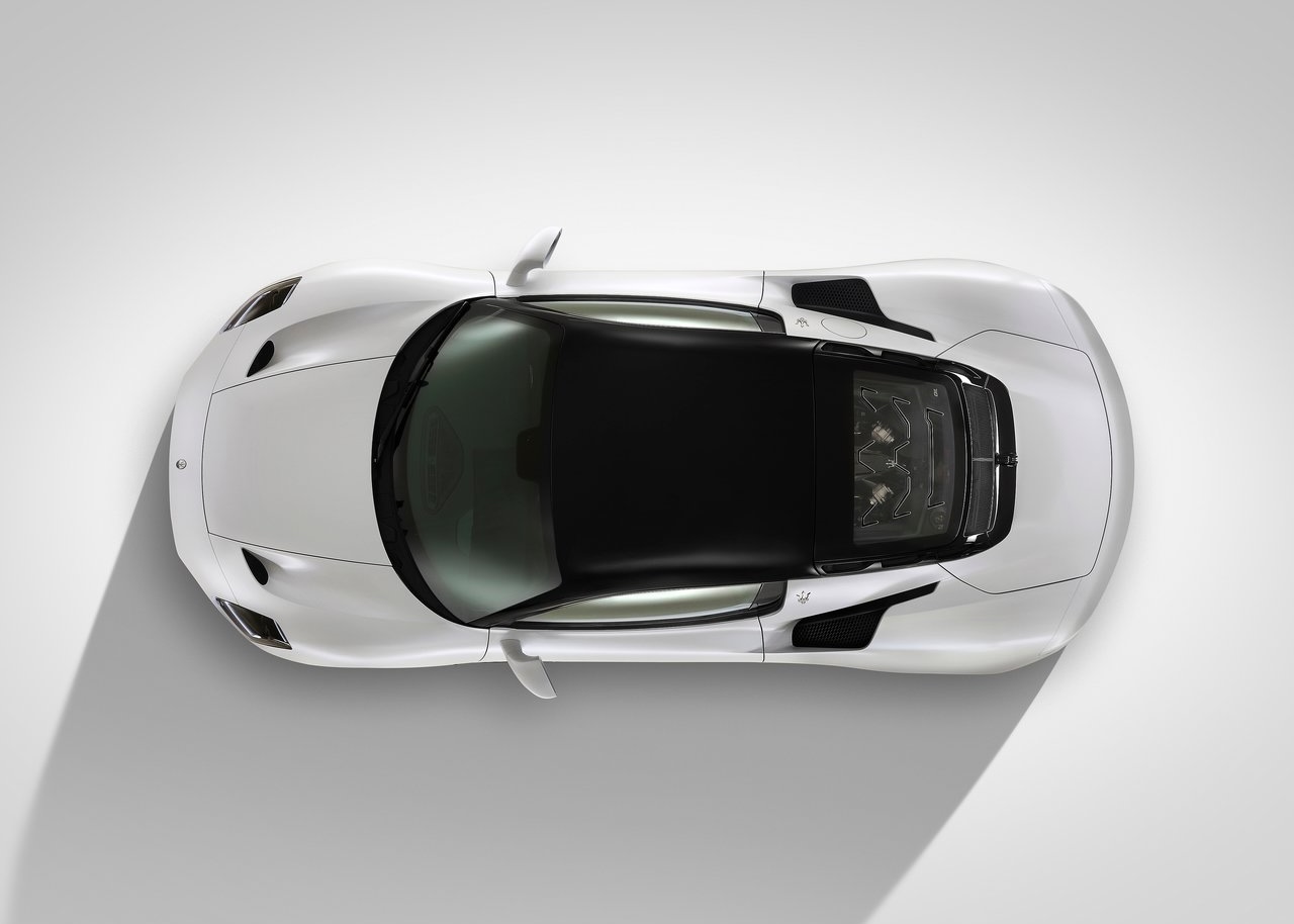Анонс тест-драйва Maserati MC20 на автопилоте установил новый рекорд скорости