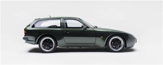 Анонс тест-драйва Porsche 944 превратили в уникальный универсал