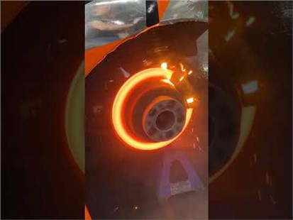 Анонс видео-теста Что будет, если нажать газ и тормоз одновременно?