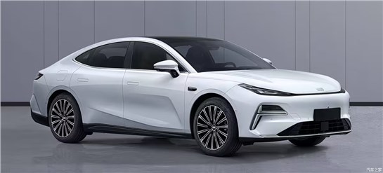 Анонс тест-драйва Geely готовит к выпуску электрическую версию седана Galaxy Starshine 8
