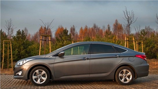 Подкаст Hyundai i40 Sedan разгоняется недовольно, но управляется приятно