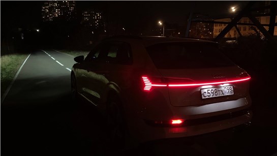 Анонс видео-теста Как светит Audi e-Tron