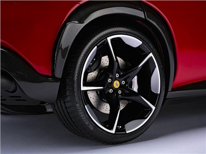 Анонс тест-драйва Ferrari откладывает запуск своего второго электромобиля из-за отсутствия спроса