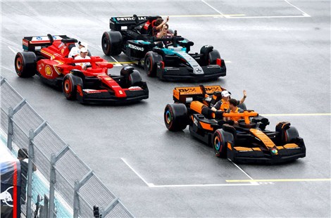 Анонс тест-драйва Lego построил 10 полноценных болидов F1 для парада пилотов на Гран-при Майами