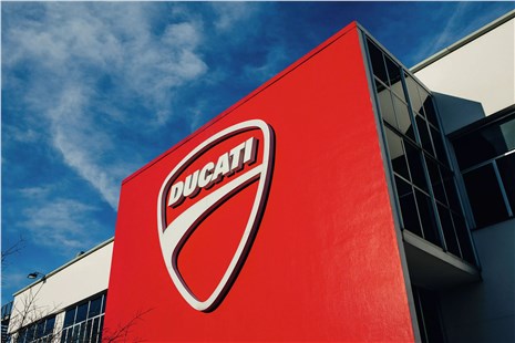 Анонс тест-драйва Volkswagen планирует продать Ducati