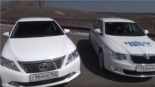 Анонс видео-теста Тест-драйв Toyota Camry против Skoda Superb. Сравнение "больших"!