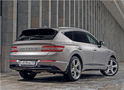 Подкаст Не банальный Genesis GV80