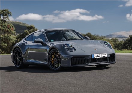 Анонс тест-драйва Porsche хочет вернуть “механику” в 911 Carrera S