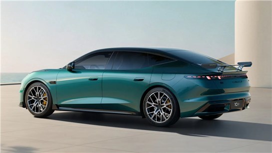 Анонс тест-драйва Lynk & Co показал 925-сильный электроседан 10+