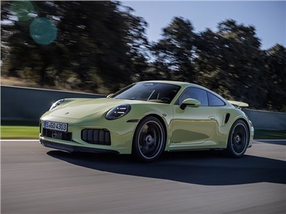 Анонс тест-драйва Porsche не спешит прощаться с бензином