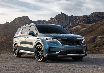 Анонс тест-драйва Kia Carnival оказался в центре судебного спора из-за сдвижных дверей