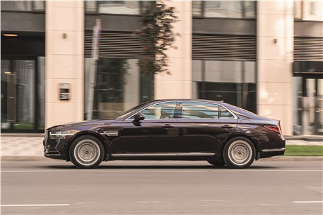 Анонс тест-драйва GENESIS G90 ПРЕДЛАГАЕТ ПОПРОСТУ НЕ ОБРАЩАТЬ ВНИМАНИЯ НА ИМИДЖ