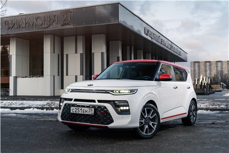 Анонс тест-драйва Kia Soul стал участником свадебных кортежей