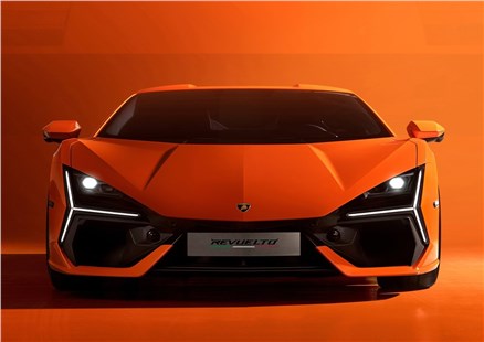 Анонс тест-драйва Lamborghini готовит 1200-сильный Revuelto SV