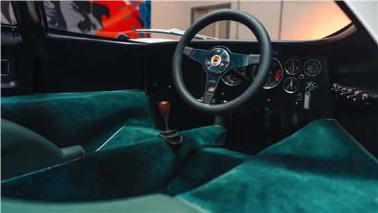 Анонс тест-драйва McLaren готовит суперкар с «механикой»