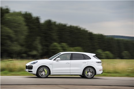 Подкаст В ПОИСКАХ СЛОВ ПРО PORSCHE CAYENNE TURBO S E-HYBRID COUPE